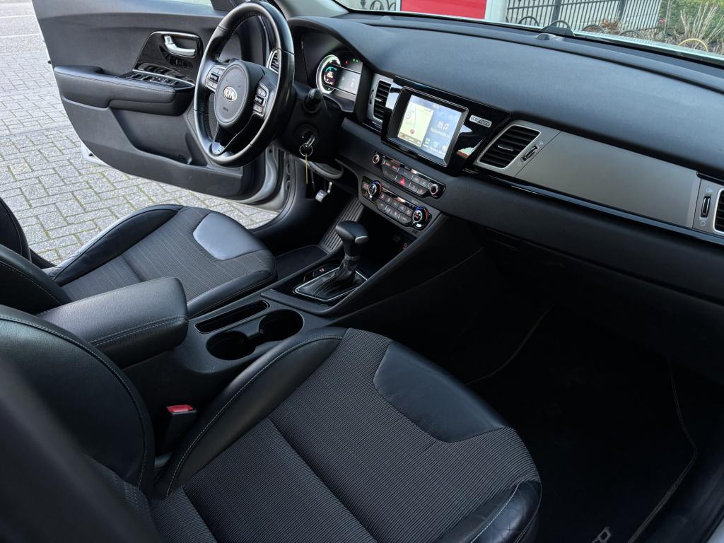 Kia Niro automaat 1.6 gdi hybrid first edition/ trekhaak