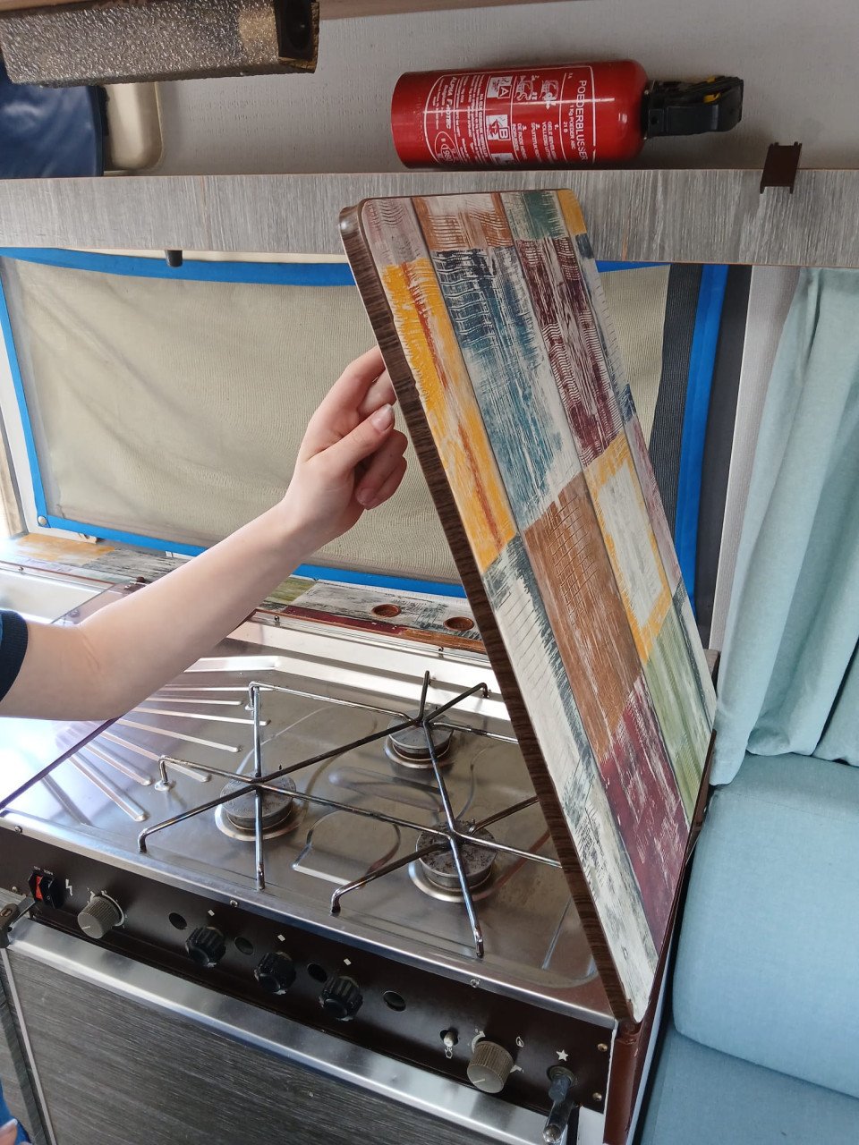 Caravan Avento retro met stapelbed + vernieuwd interieur