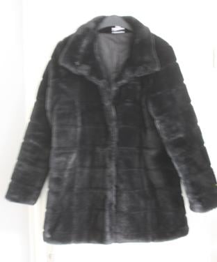 Zwarte fluffy jas  maat m
