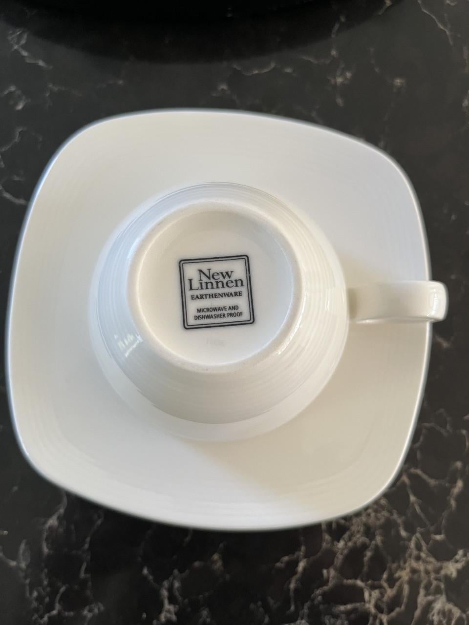 12 kop en schotels New linnen servies