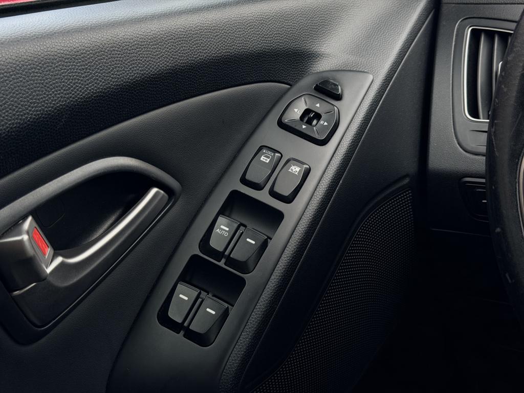 Hyundai Ix35 2.0i active | radio | stoel verwarming | cruise control | trek