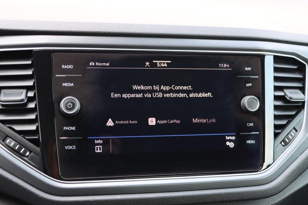 Volkswagen T-roc cabrio 1.5 tsi r-line 150pk dsg7