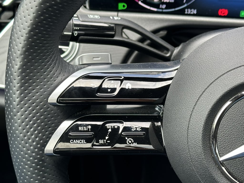 Mercedes-Benz E-Klasse 300 e amg line l nieuw model i panoramadak l distron