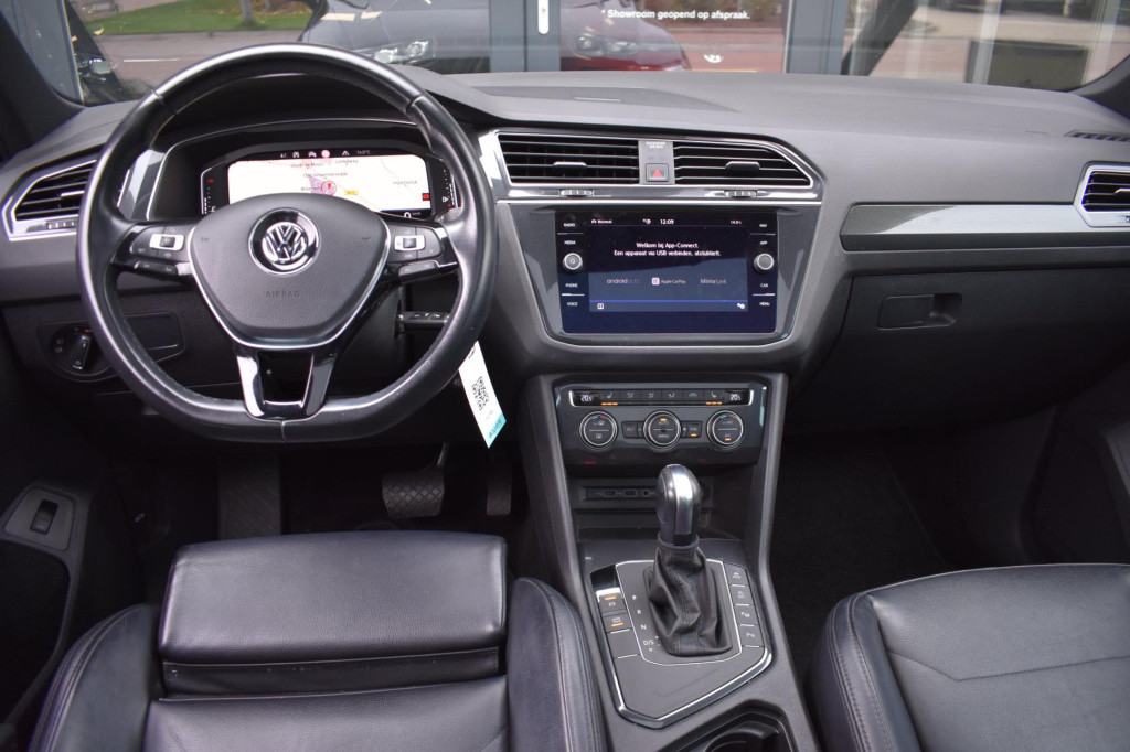 Volkswagen Tiguan 1.5 tsi act r-line | leder | pano | camera | virtual cock
