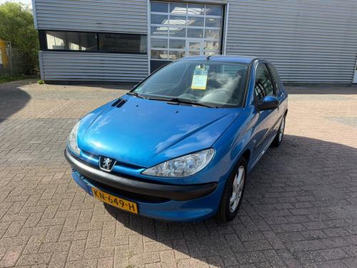 Peugeot 206 bj 2004  900 euro