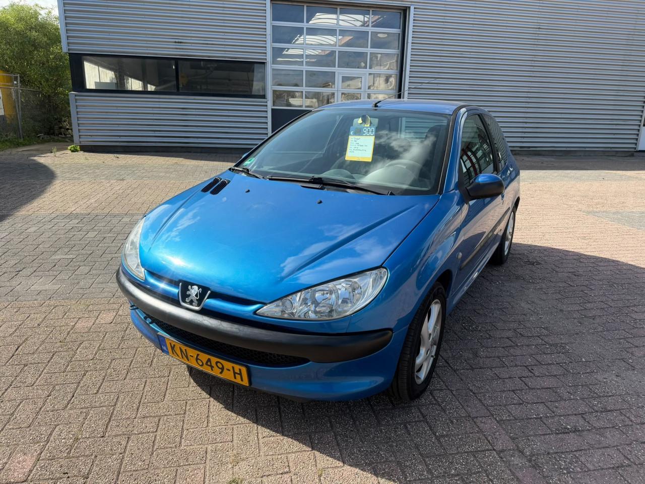 Peugeot 206 bj 2004  900 euro