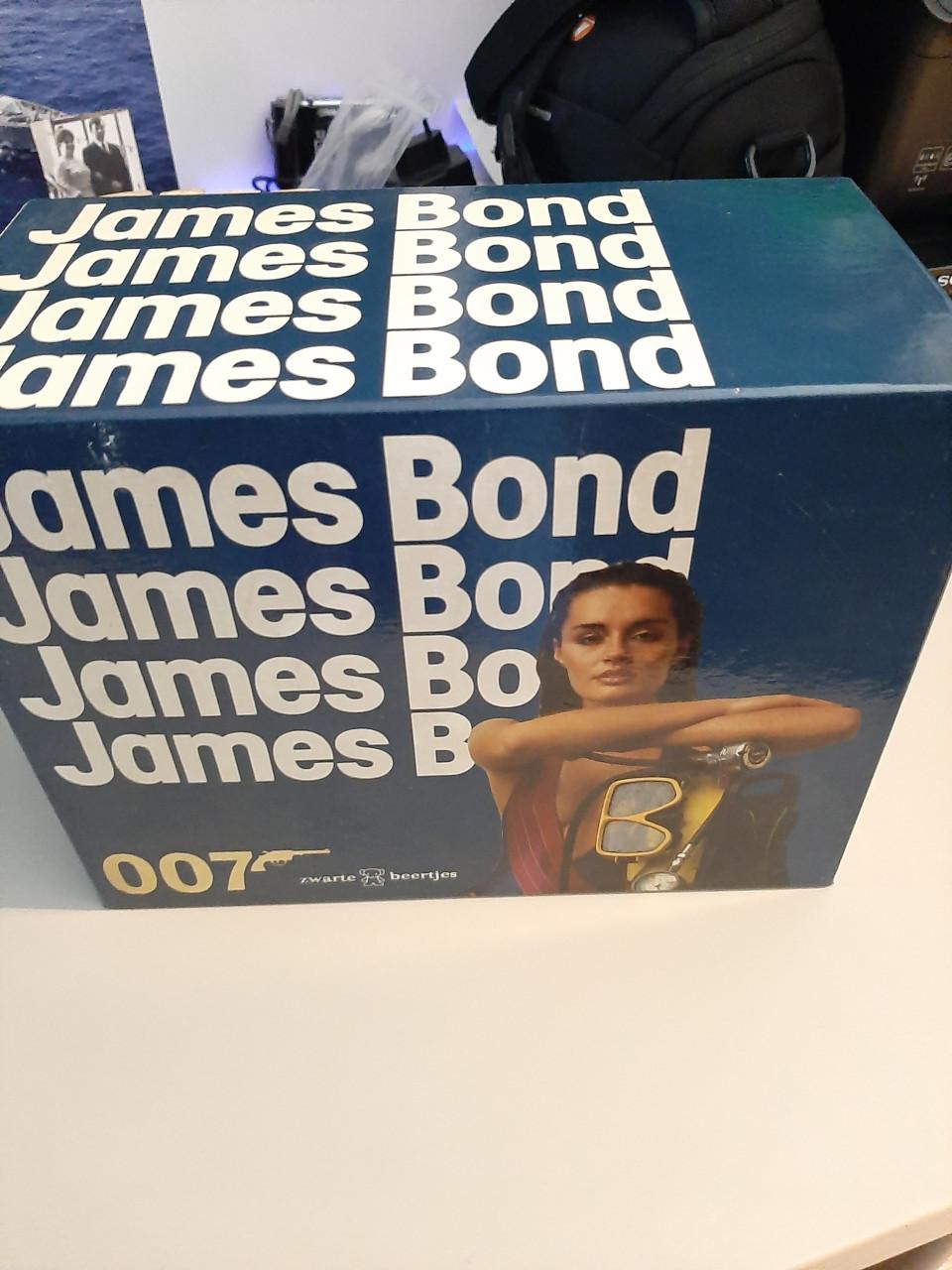 James Bond boekenreeks
