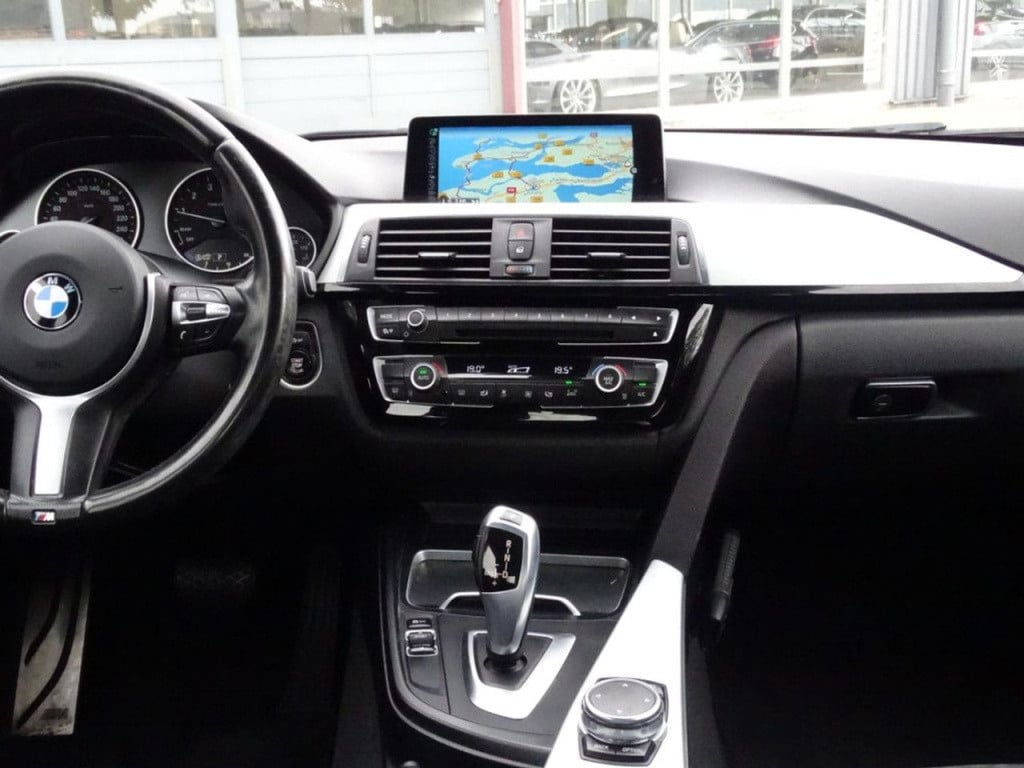 BMW 3-serie 318i m sport