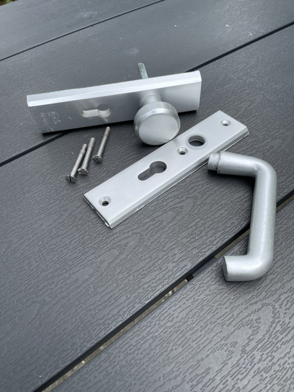 Voordeur sluitplaat met knop