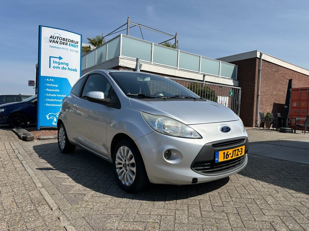 Ford KA 1.2 titanium airco lm velgen lage km stand org. nl