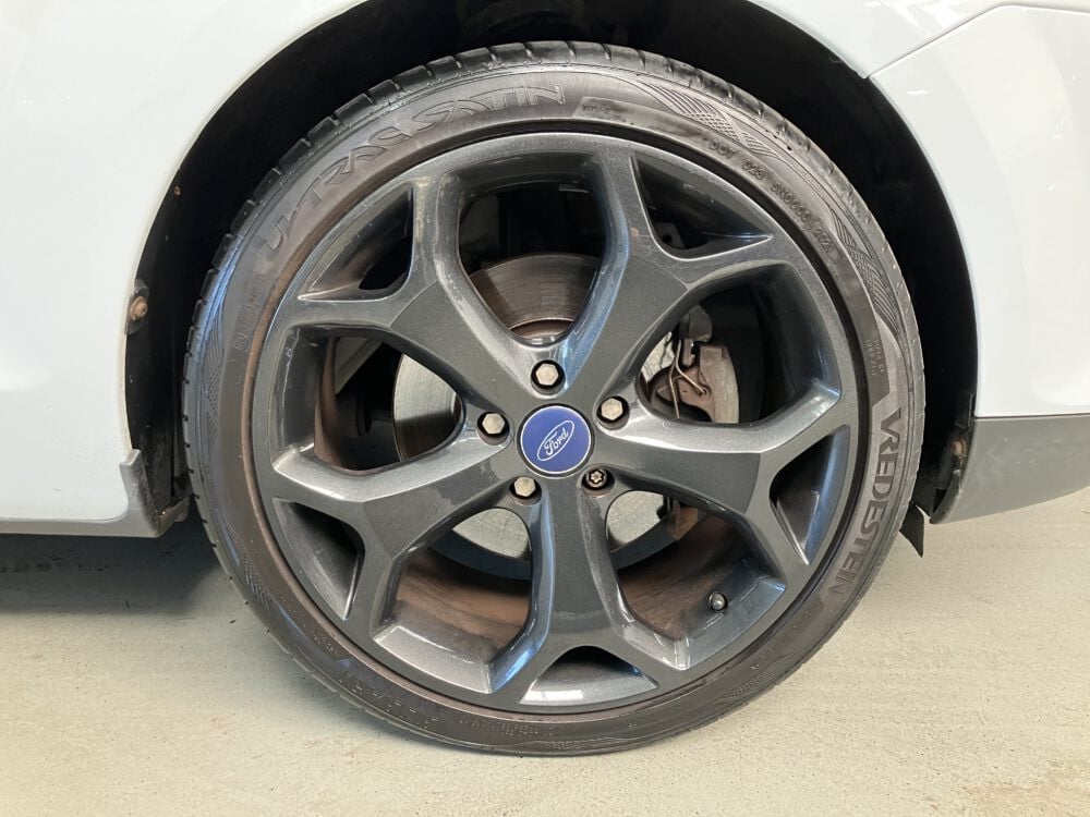 Ford Focus 2.0-16V Futura