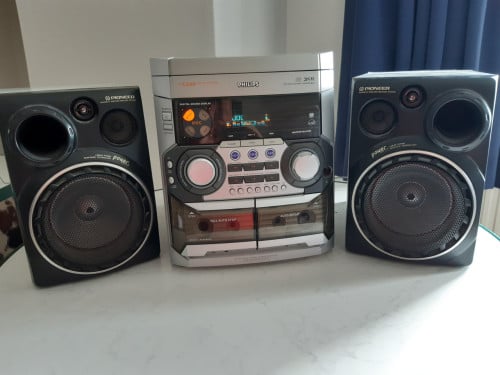 Philips set met Pioneer speakers