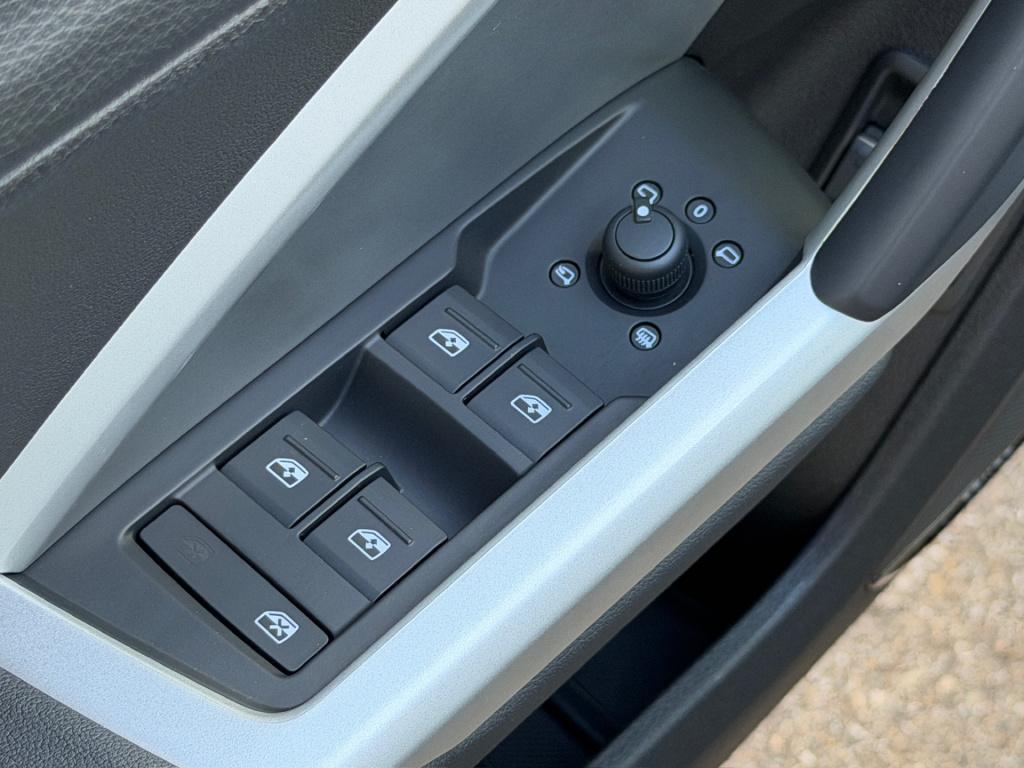 Audi Q3 45 tfsi e s-line | panoramadak | leder | sonos | carplay | led | ca