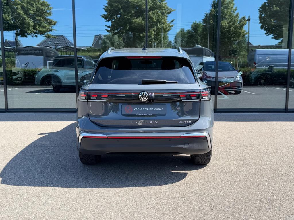 Volkswagen Tiguan 1.5 ehybrid elegance 204pk | trekhaak | all-season | dode