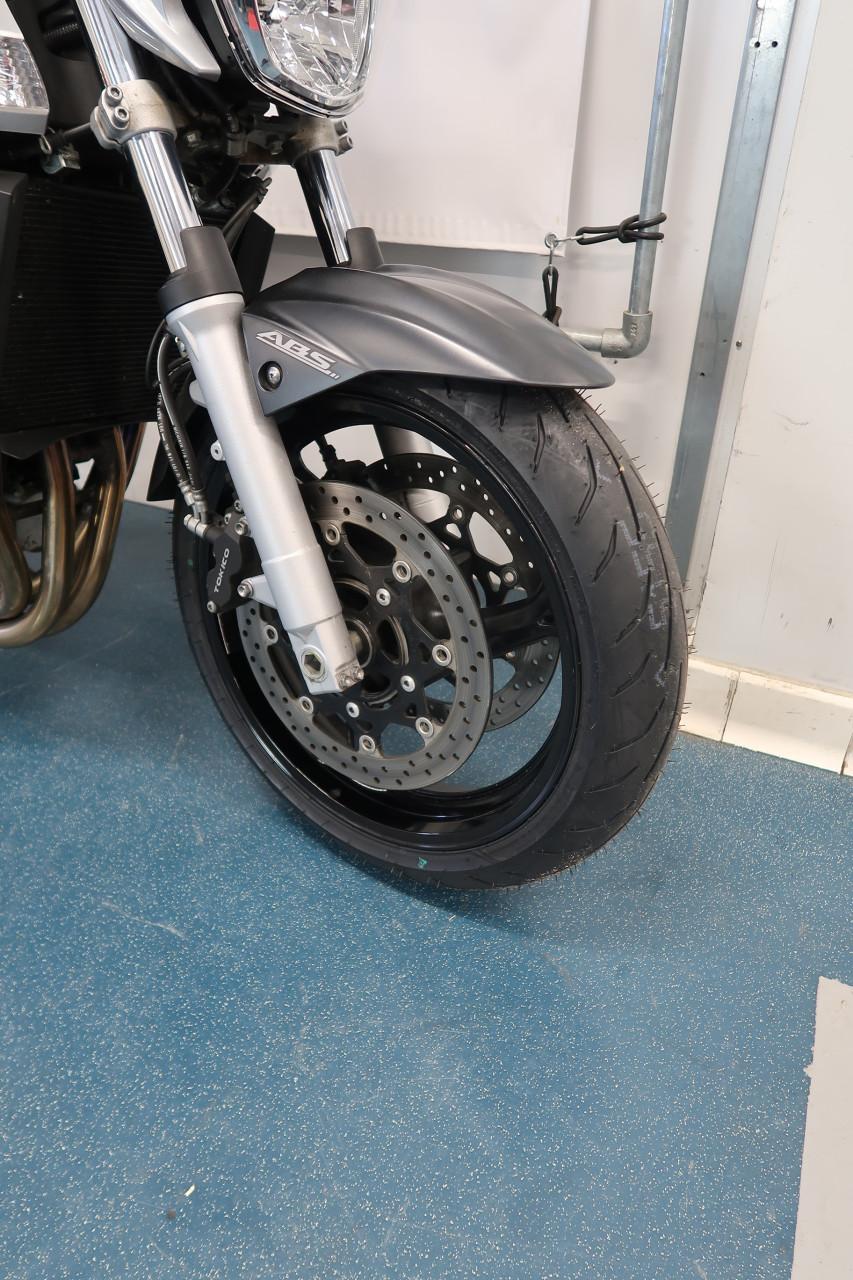 Suzuki GSR600 ABS hele lage km stand