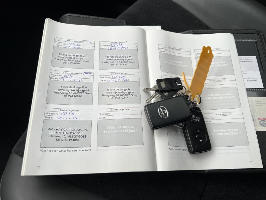 Toyota Auris 1.8 full hyb.exe.bns | trekhaak | parkeercamera