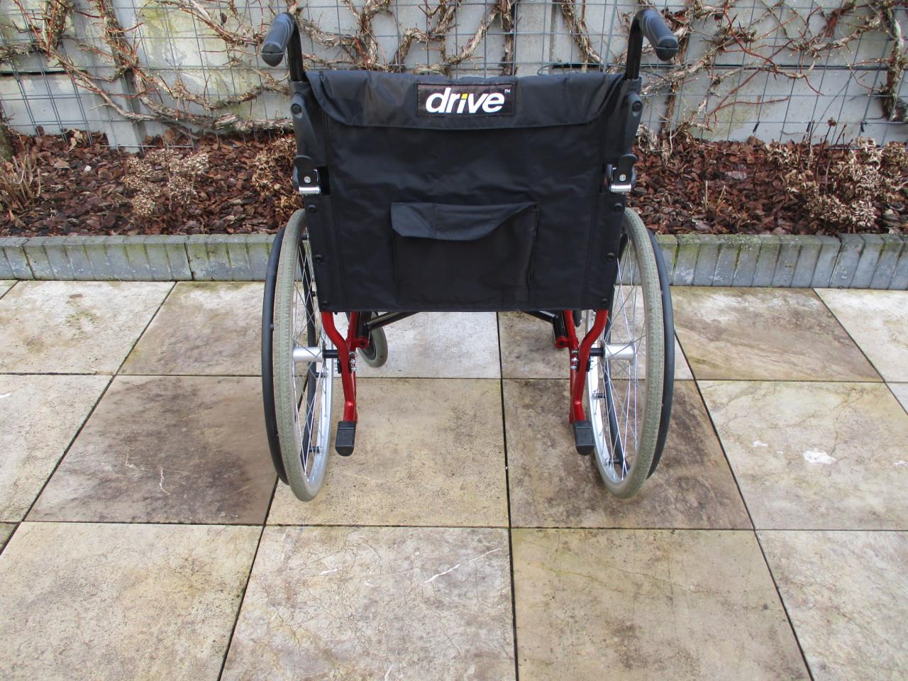 Nieuw Drive opvouwbare lichtgewicht rolstoel met anti-lekbanden