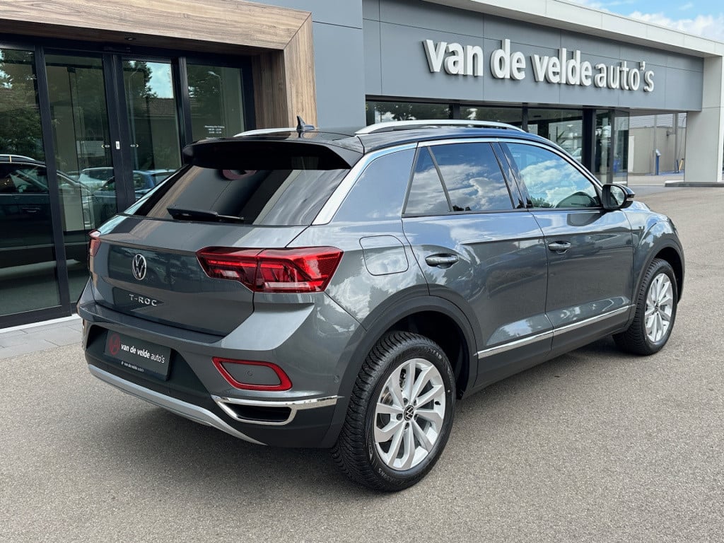 Volkswagen T-roc 1.5 tsi 150pk dsg style | trekhaak | navi | iq light | ada