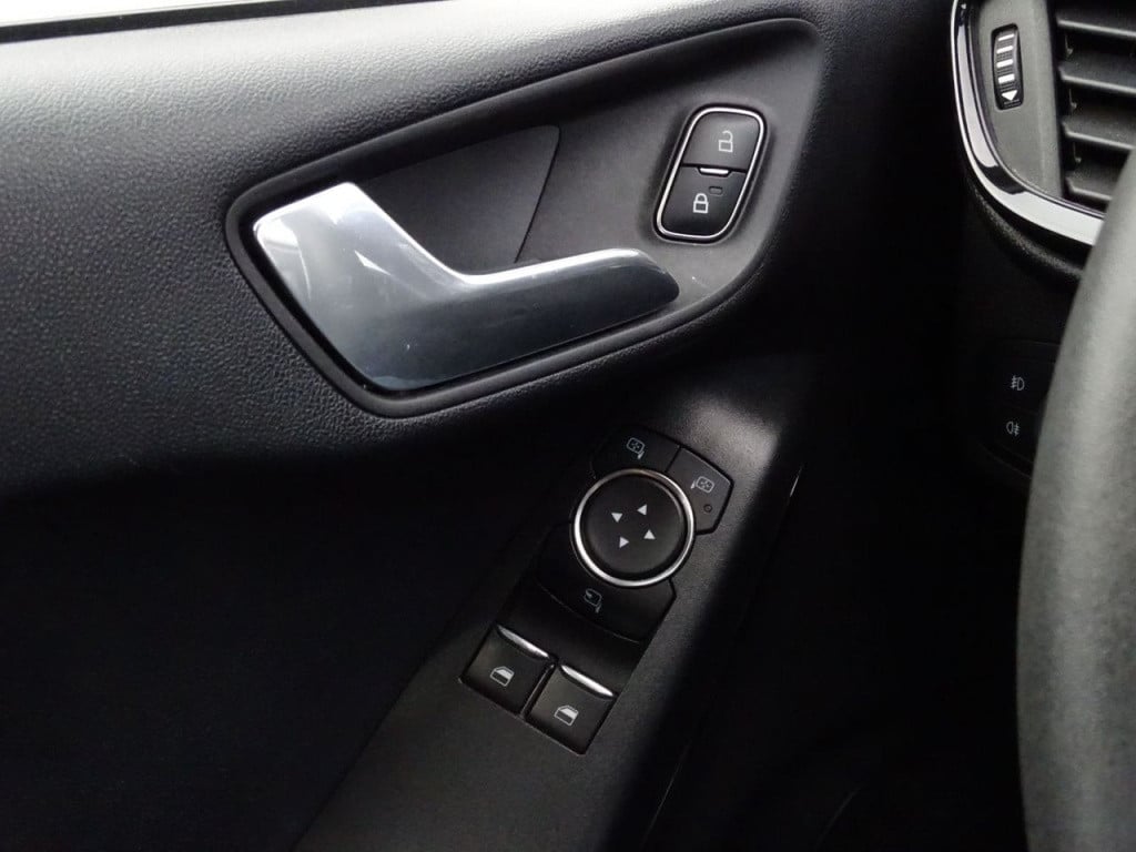 Ford Fiesta 1.1 trend nieuw model | cruise | clima | 16"