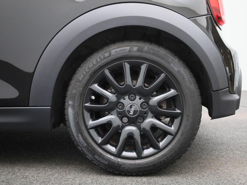 Mini 3-deurs 1.5 cooper essential | navigatie | black pakket | parkeer sens
