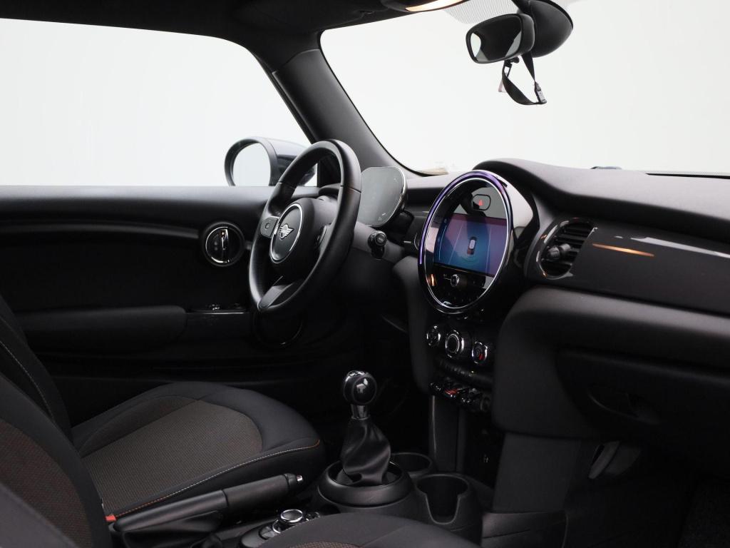 Mini 3-deurs 1.5 cooper essential | navigatie | black pakket | parkeer sens
