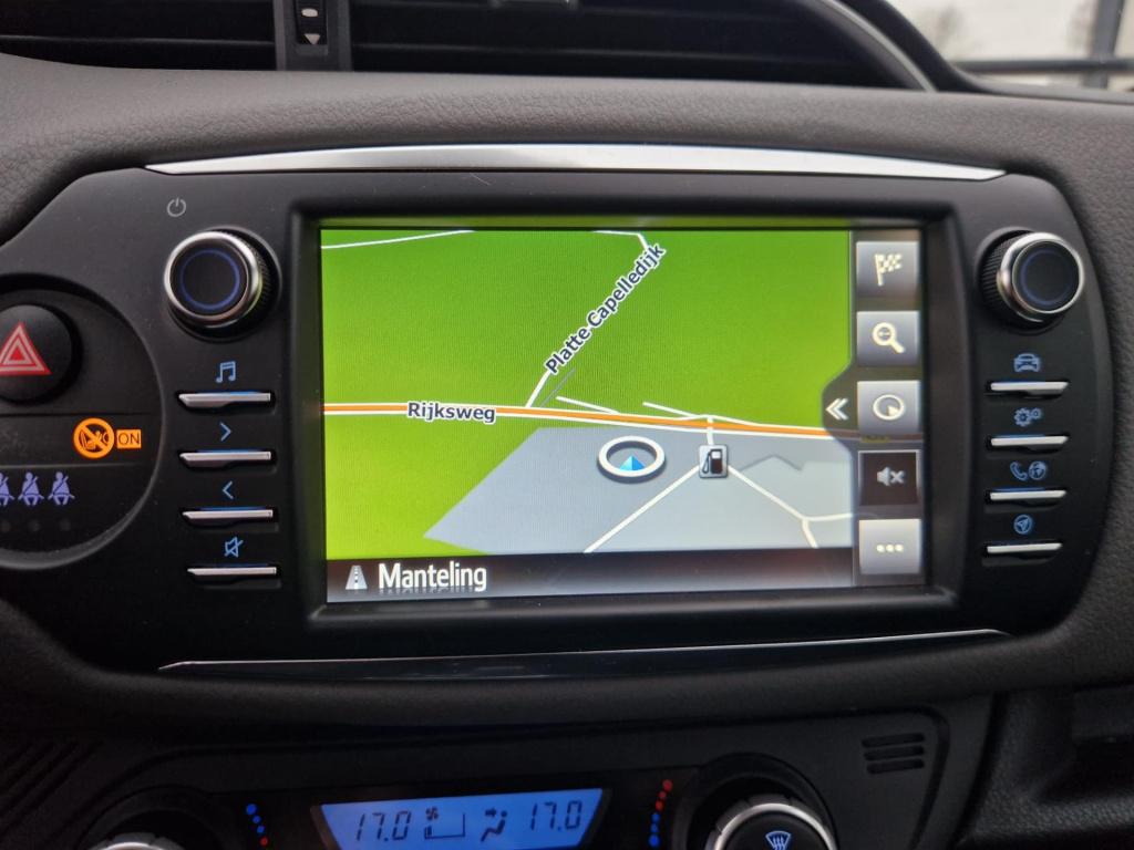 Toyota Yaris 1.5 hybrid dynamic | automaat | navi| rijstrookwaarschuwing | 