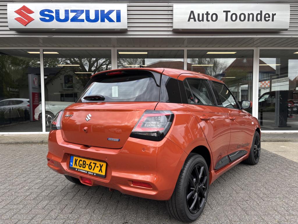 Suzuki Swift 1.2 comfort smart hybrid black orange edition/2250 korting