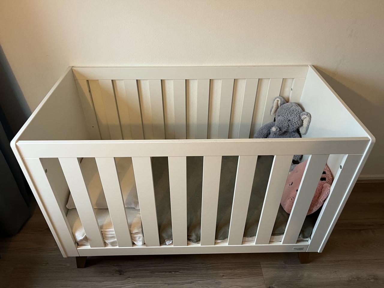 Commode, ledikant inclusief matrasje (aerosleep optioneel)