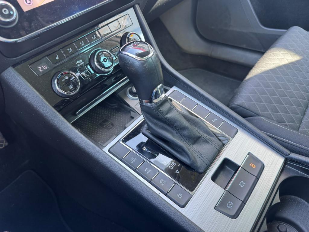 Skoda Superb combi 1.4 tsi iv business edition plus