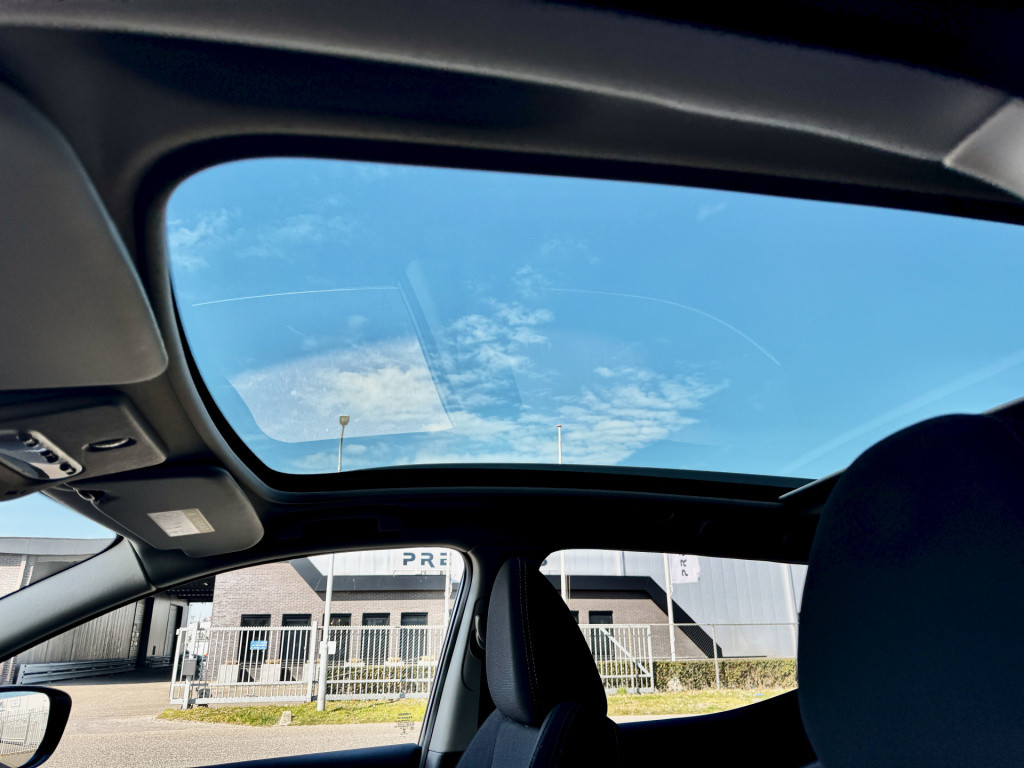Nissan Qashqai 1.2 n-connecta panorama dak