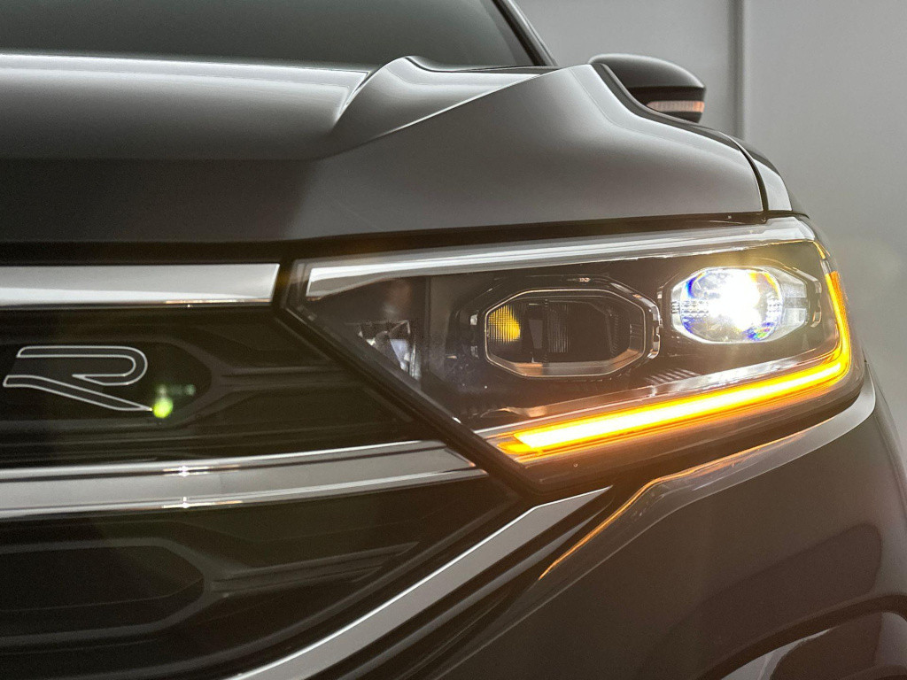 Volkswagen T-roc r-line-edition 1.5 110 kw / 150 pk tsi suv 7 versn
