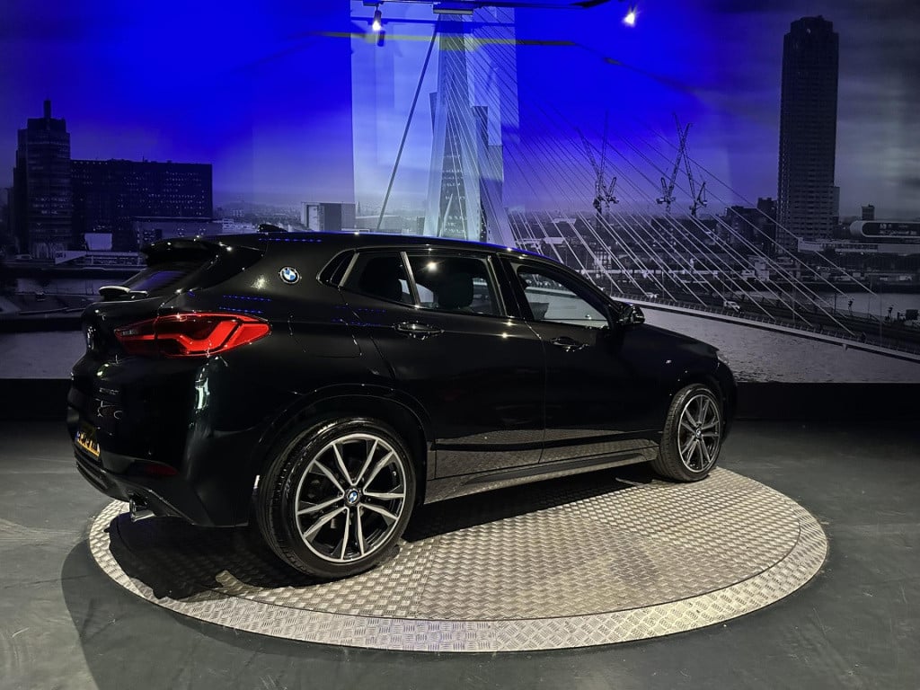 BMW X2 sdrive20i high executive m-pakket *sportstoelen*