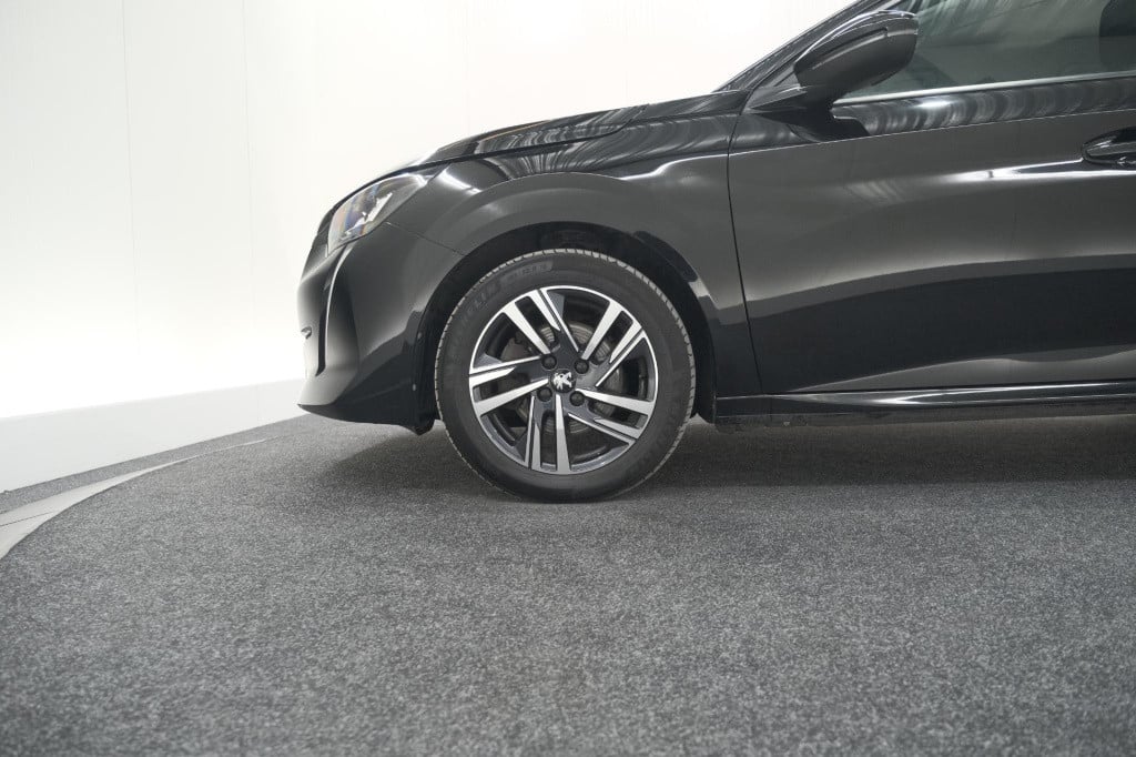 Peugeot 208 puretech 100 allure pack | camera | apple carplay | stoelverwar