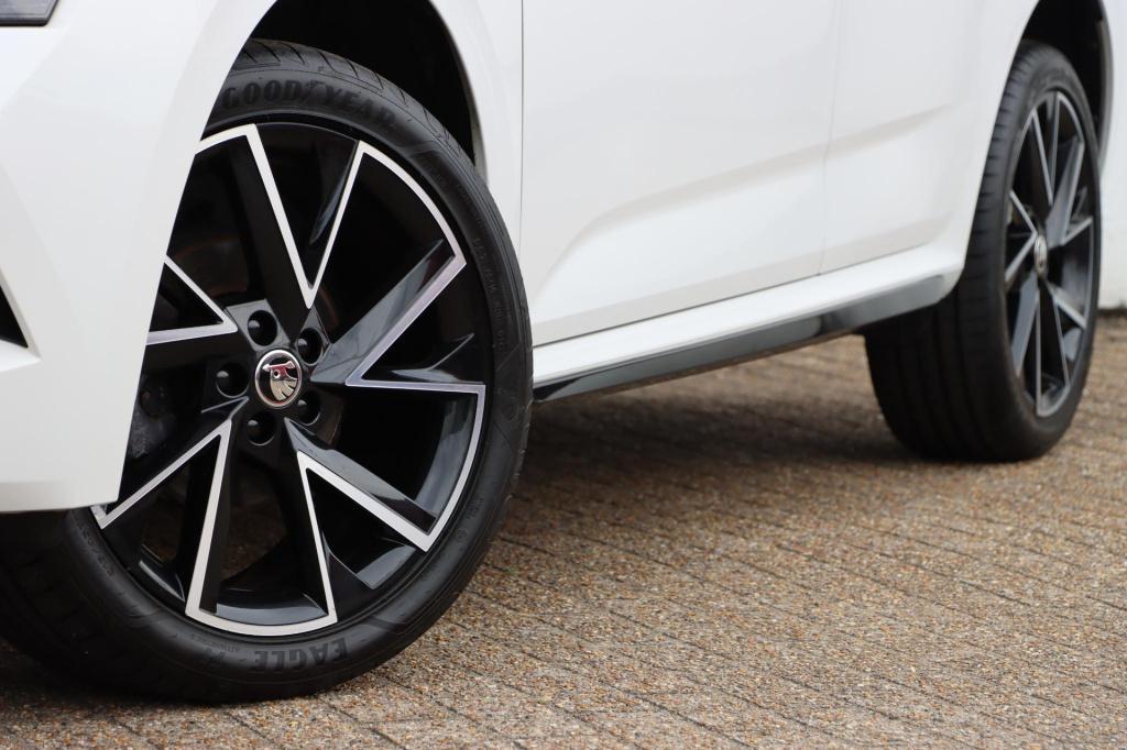 Skoda Kamiq 1.0 tsi monte carlo 110pk dsg7
