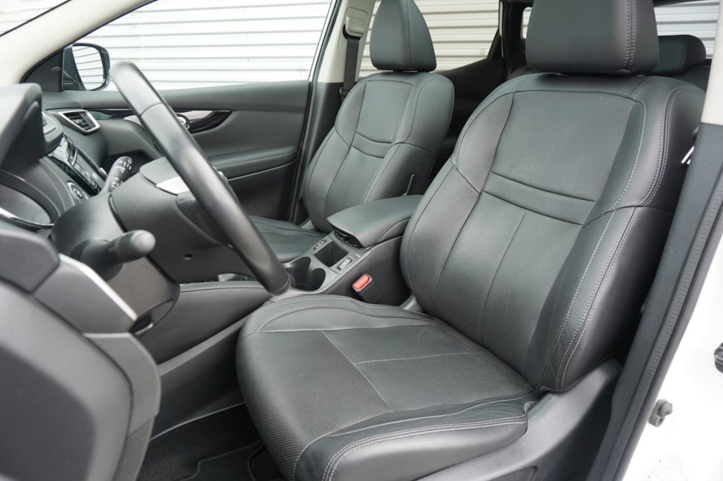 Nissan Qashqai 1.2 tekna + climate / navi / cruise / elektr. ramen / pano. 