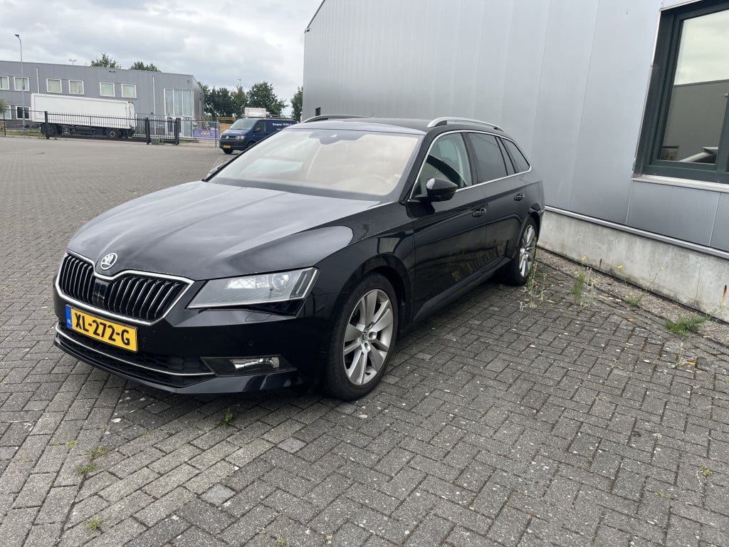 Skoda Superb combi 1.4 tsi act style business