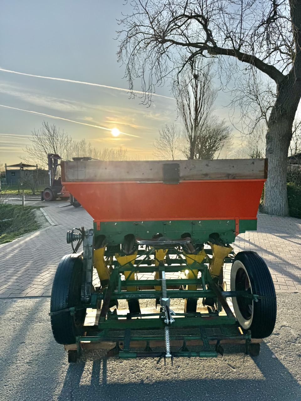 Te koop uien/bollen plantenmachine 1,5