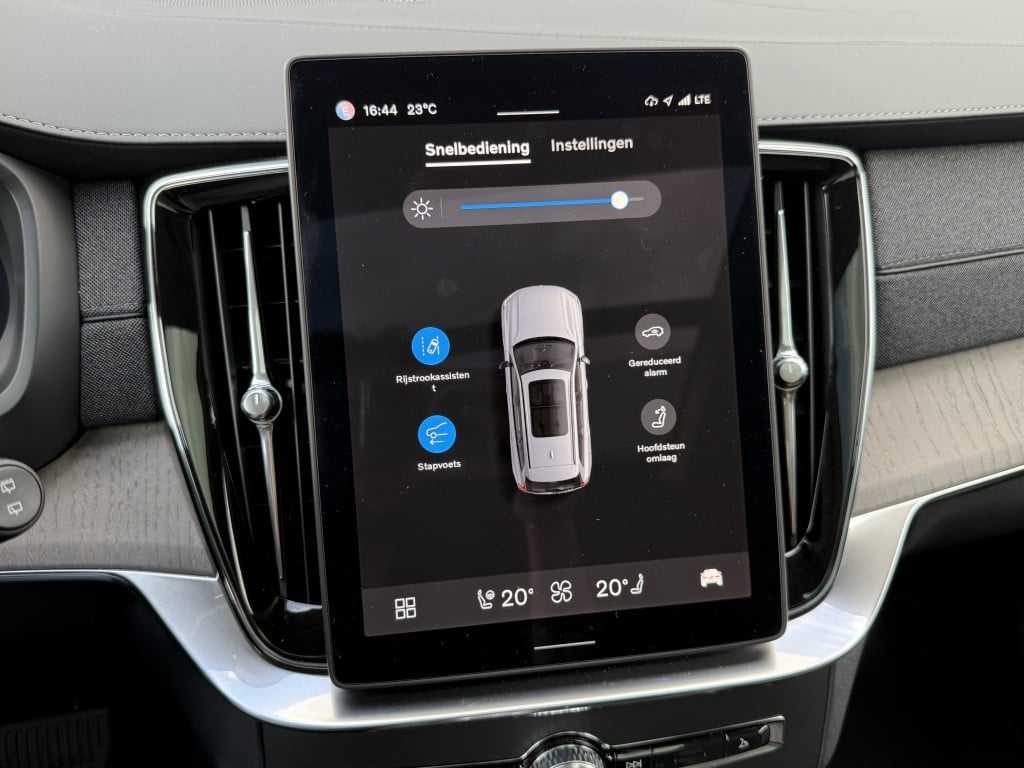 Volvo XC90 t8 455pk recharge ultra dark| full options black edition| trekha