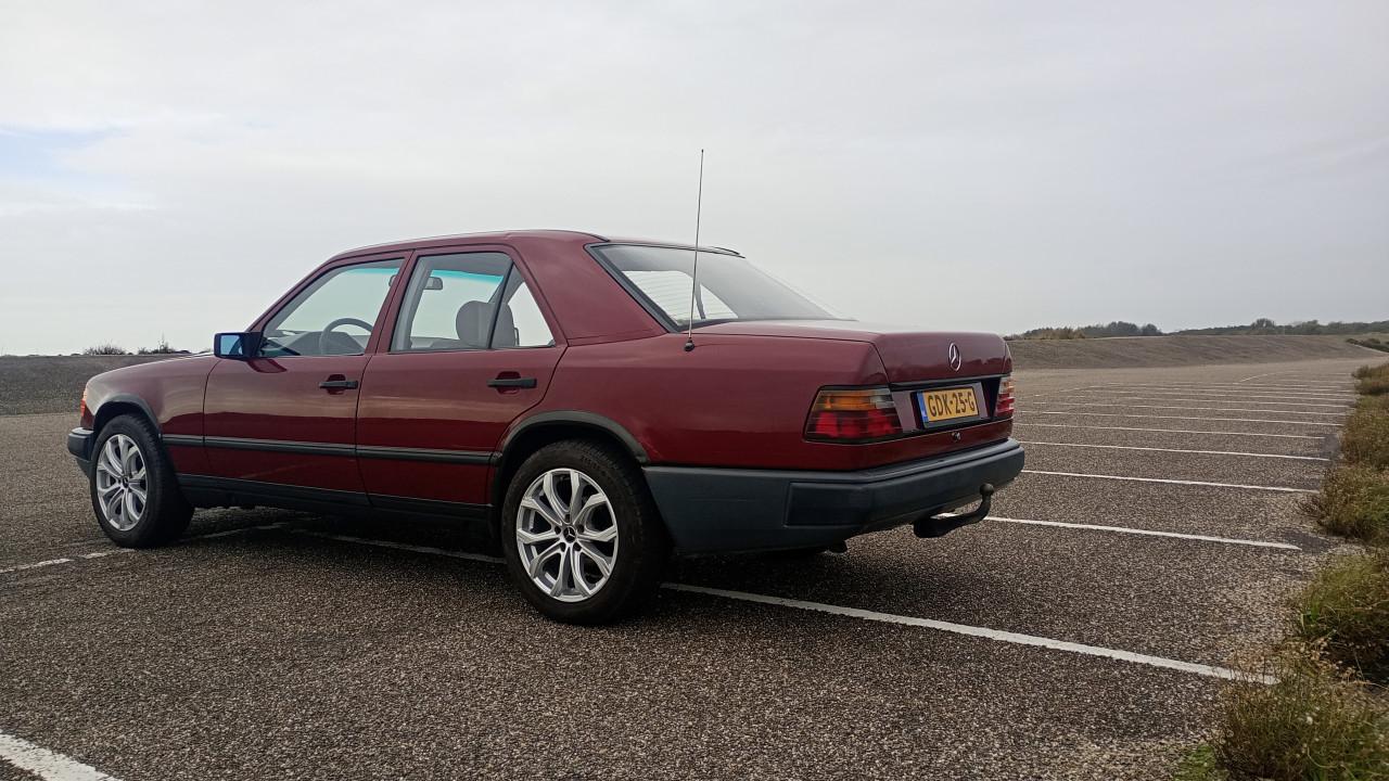 Mercedes oldtimer 200 D