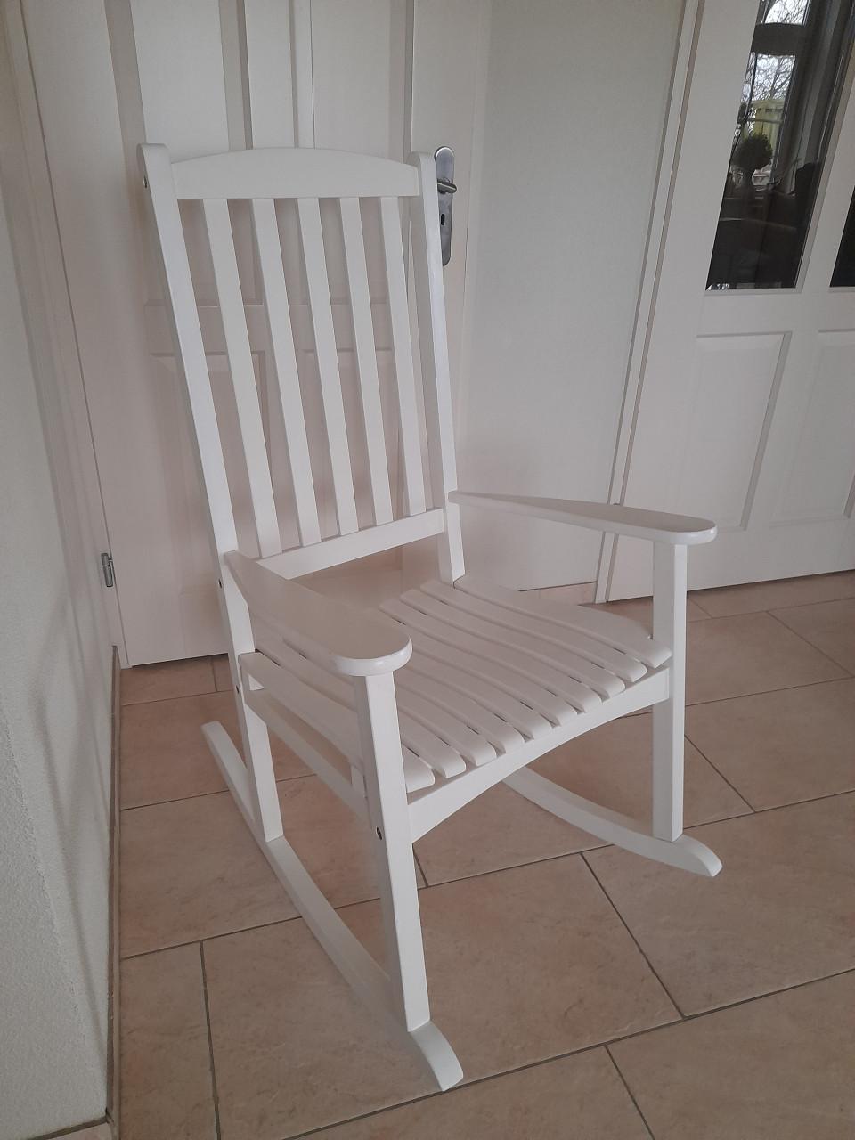 Leuke houten schommelstoel (in goede nette staat)