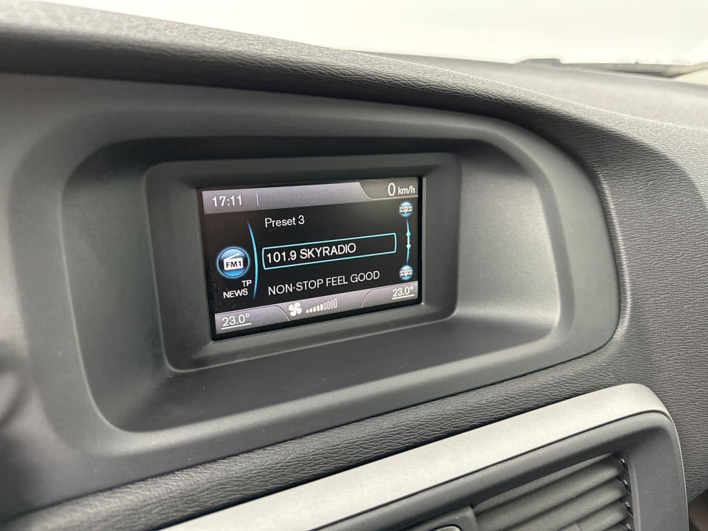 Volvo V40 1.6 t3 momentum clima cruise 107262km