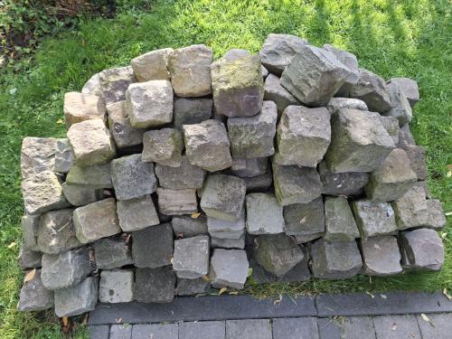 Basalt stenen of  kinderkoppen