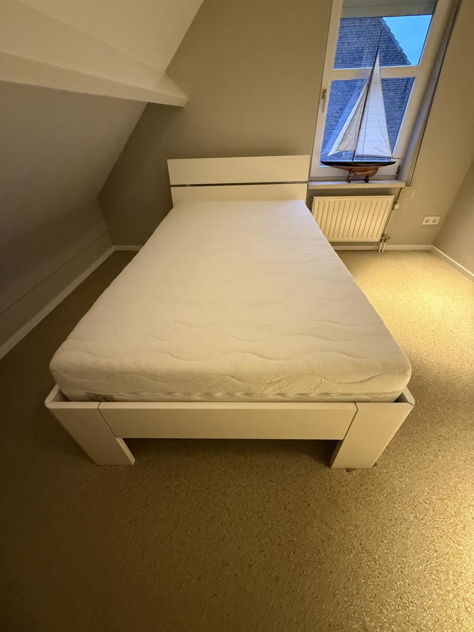 Mooi twijfelaar bed 120x200 cm