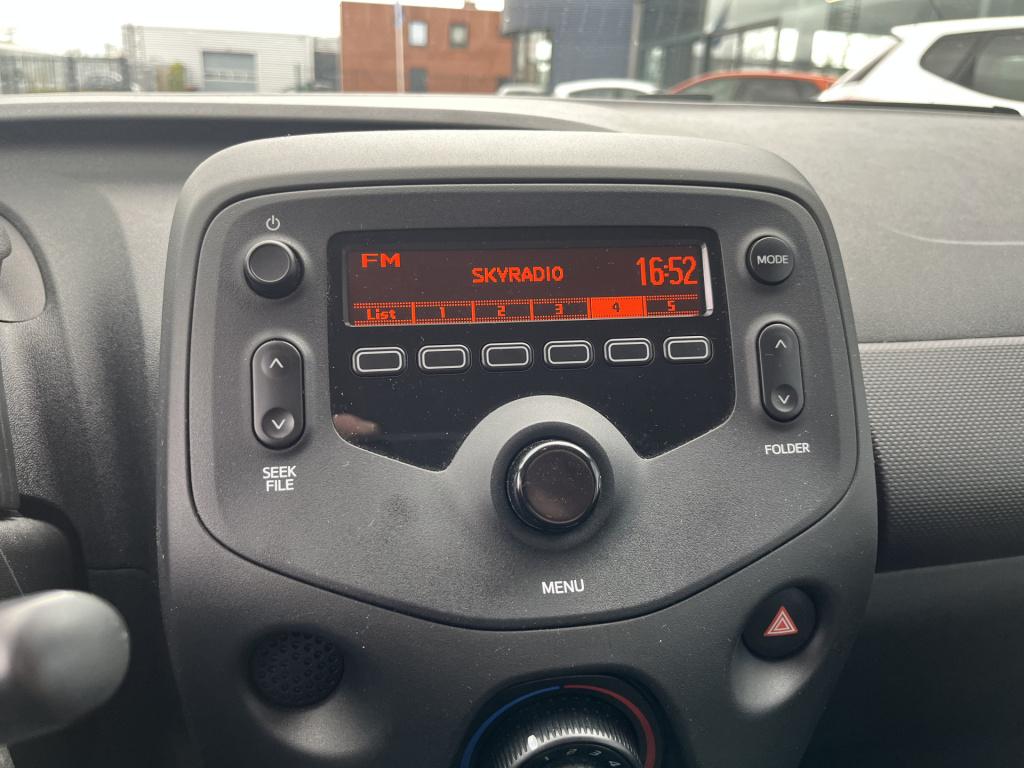 Toyota Aygo 1.0 vvt-i x-now 5 drs 54 dkm airco nl auto