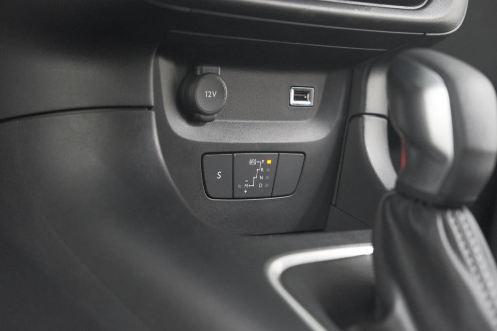 Citroen C3 puretech 110 eat6 max | apple carplay | parkeersensoren | climat