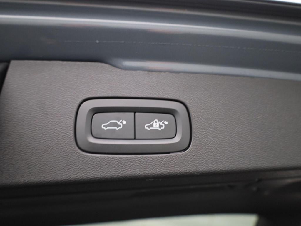 Volvo V60 b3 core dct | automaat | navigatie | virtual cockpit  | climate c