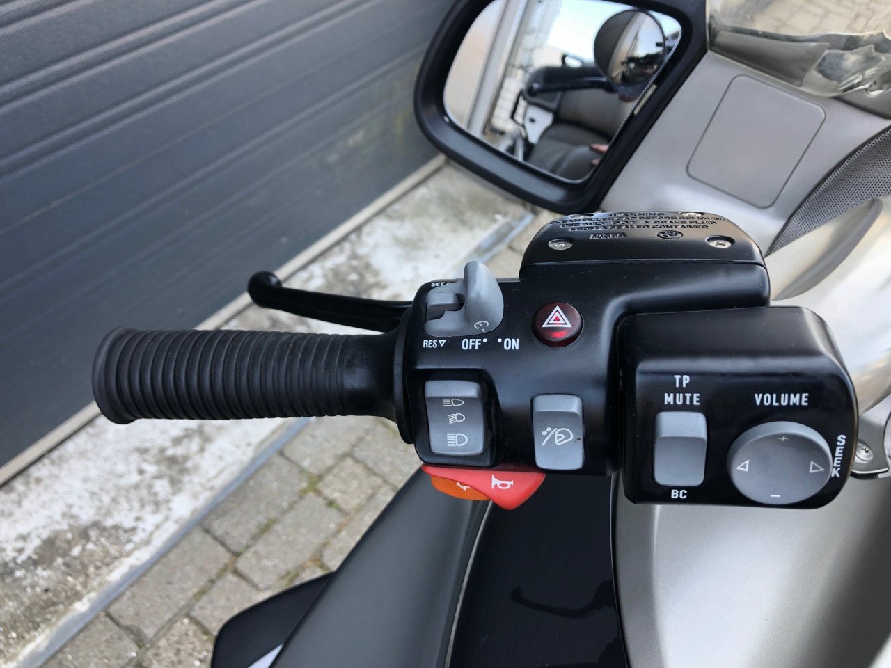 BMW K1200LT, 2006, slechts 37461 km, chroompakket, elek middenbok, €4995,-