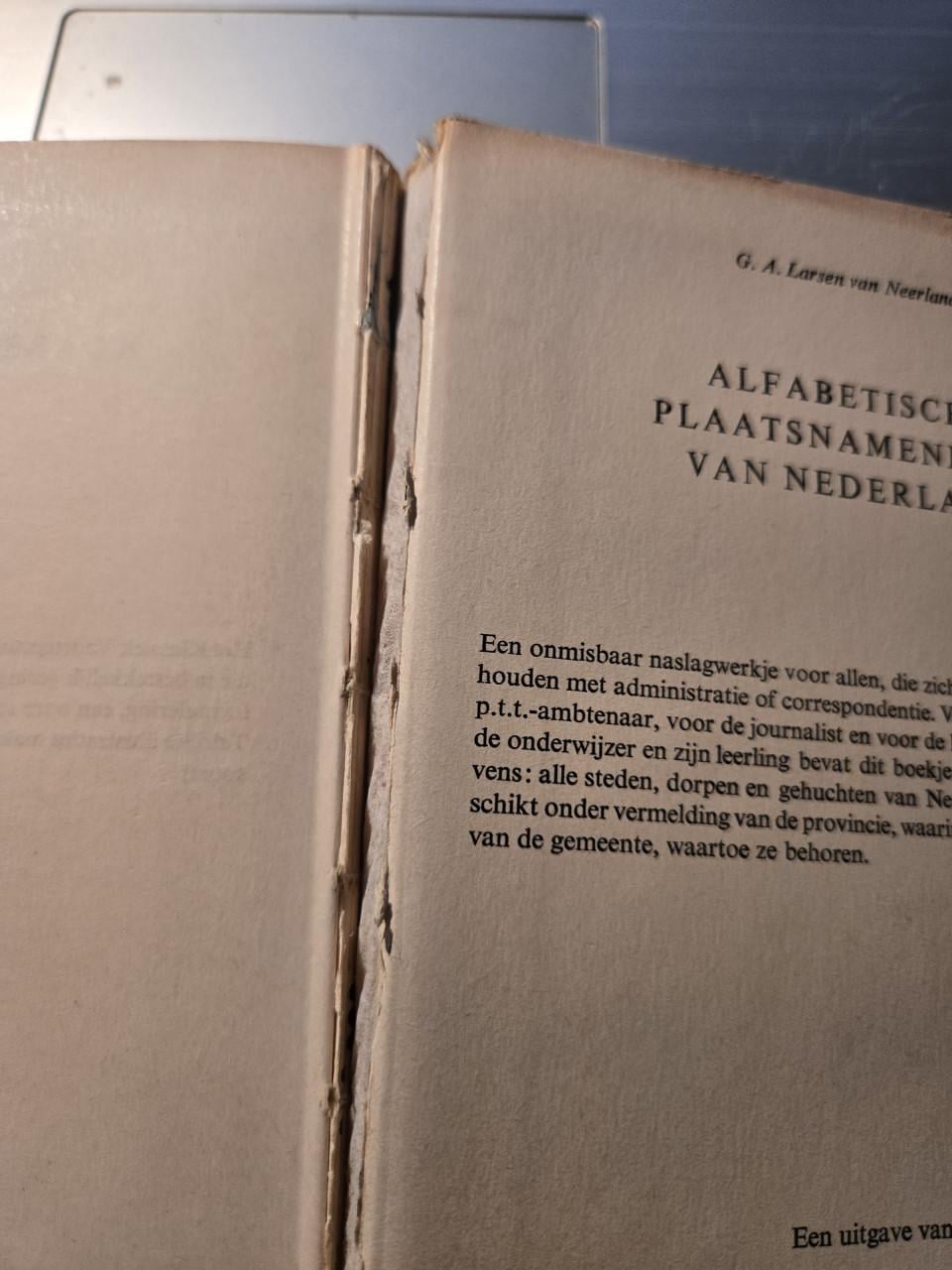 Het boek "Nederlandse spreekwoorden, spreuken en zegswijzen" 6e druk 1962