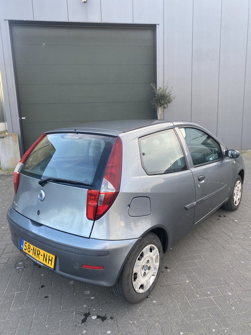 Fiat Punto 1.2 3DR 2004 Grijs | NAP