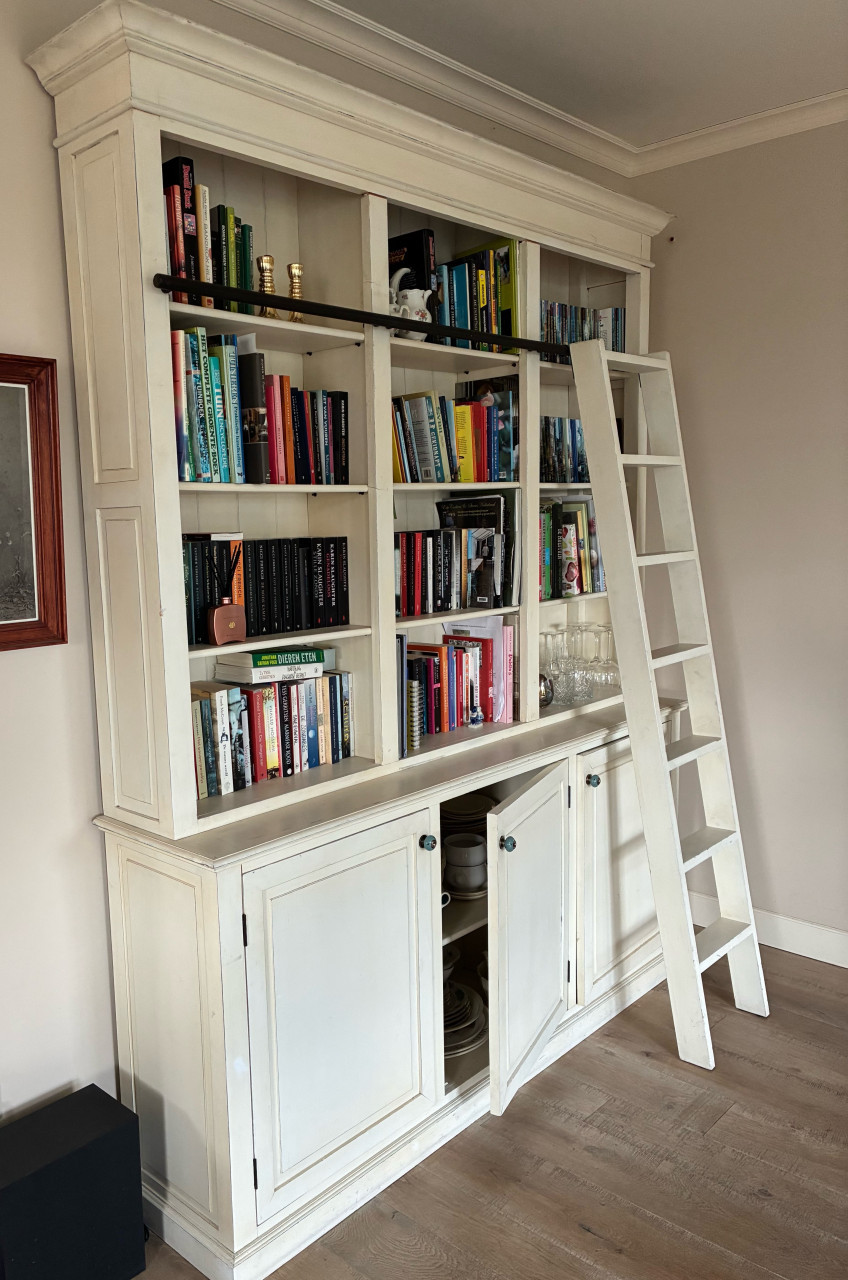 Prachtige bibliotheekkast